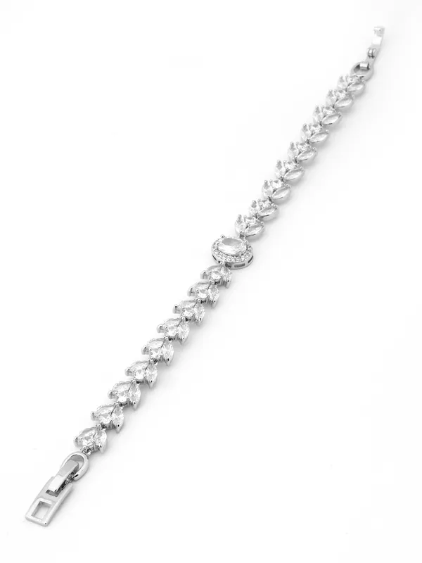 Silver_Premium_&_Elegant_Bracelet_For_Women