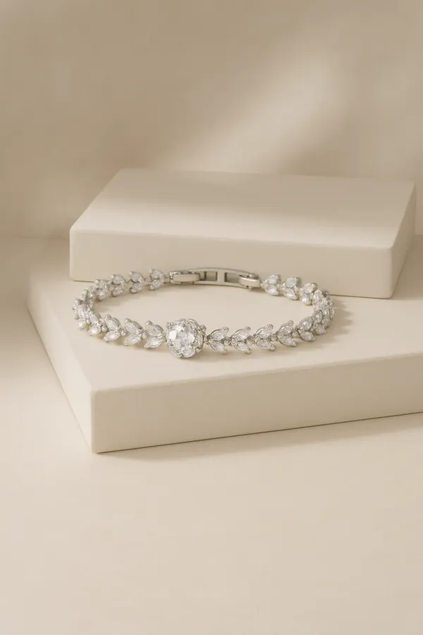 Silver_Premium_&_Elegant_Bracelet_For_Women