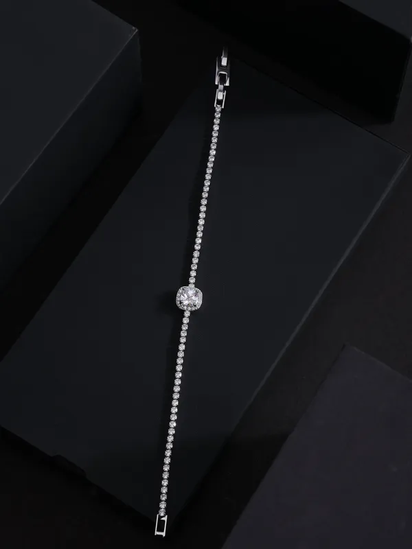 Silver_Premium_&_Elegant_Bracelet_For_Women