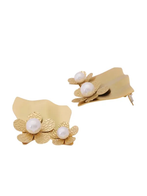 Golden_Premium_&_Elegant_Earrings_For_Women