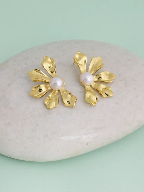 Golden_Premium_&_Elegant_Earrings_For_Women