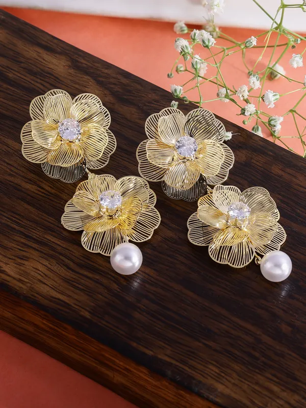 Golden_Premium_&_Elegant_Earrings_For_Women