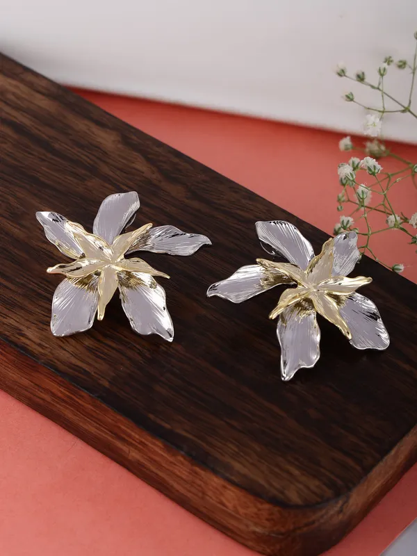 Golden_Premium_&_Elegant_Earrings_For_Women