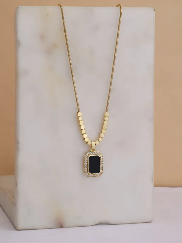 Golden_Premium_&_Elegant_Necklace_For_Women