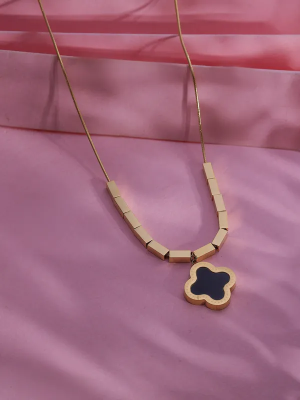 Golden_Premium_&_Elegant_Necklace_For_Women
