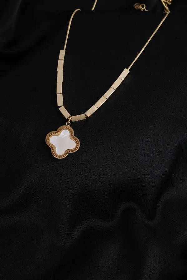 White_Premium_&_Elegant_Necklace_For_Women