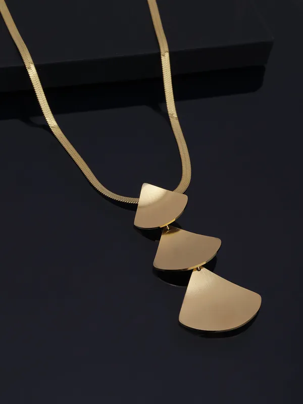 Golden_Premium_&_Elegant_Necklace_For_Women