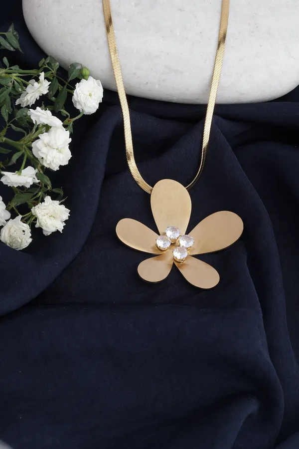 Golden_Premium_&_Elegant_Necklace_For_Women