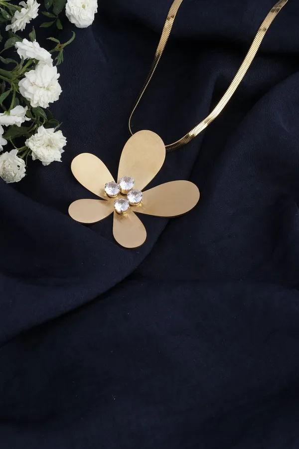 Golden_Premium_&_Elegant_Necklace_For_Women