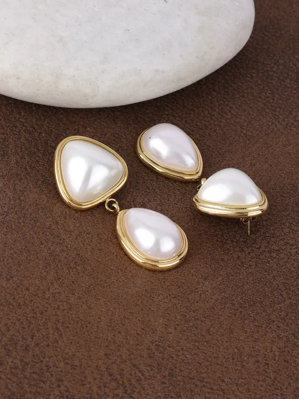 Golden_Premium_&_Elegant_Earrings_For_Women