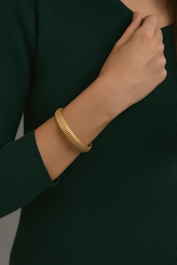 Golden_Premium_&_Elegant_Bangle_For_Women