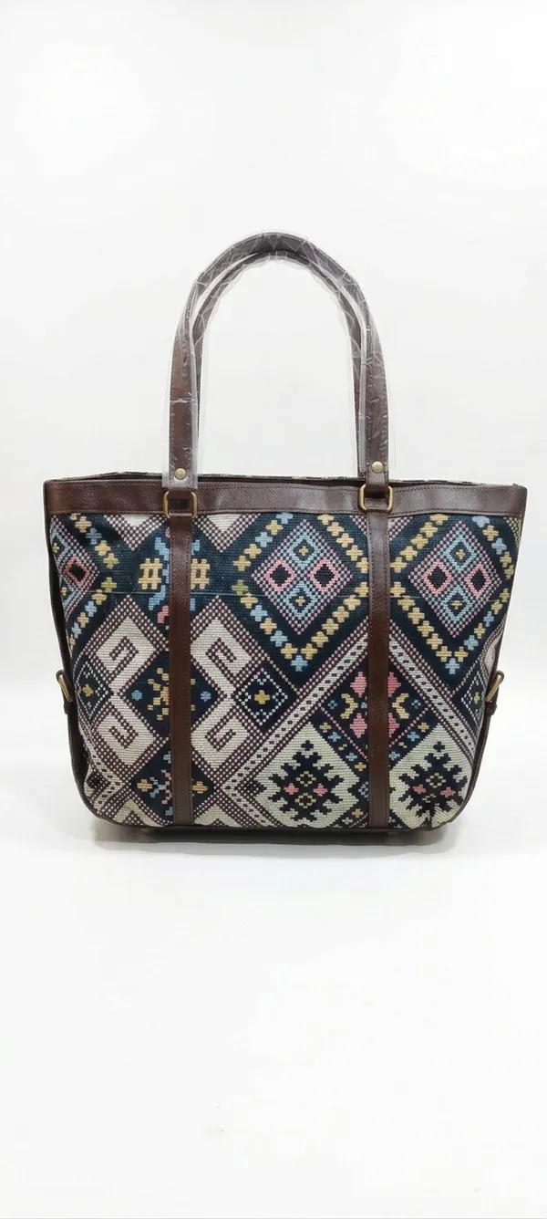 Ethnic_Geometric_Print_Women’s_Tote_Bag_with_Faux_Leather_Handles