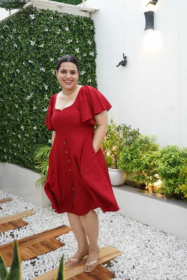 Maroon_Cotton_Rayon_Unapologetic:_Backless_Shift_Dress_For_Women