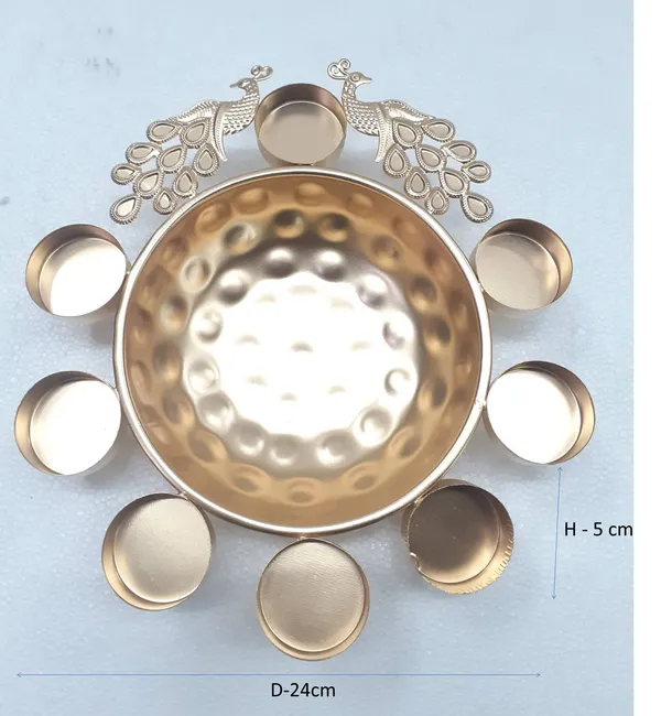 A_Nice_Design_Metal_Peacock_Urli_for_Flower_and_T-Light_Decoration_