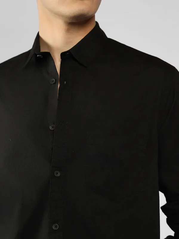 Black_Cotton_Blend_Solid_Regular_Fit_Shirt_For_Men