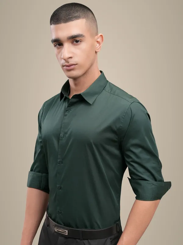 Green_Cotton_Blend_Solid_Regular_Fit_Shirt_For_Men