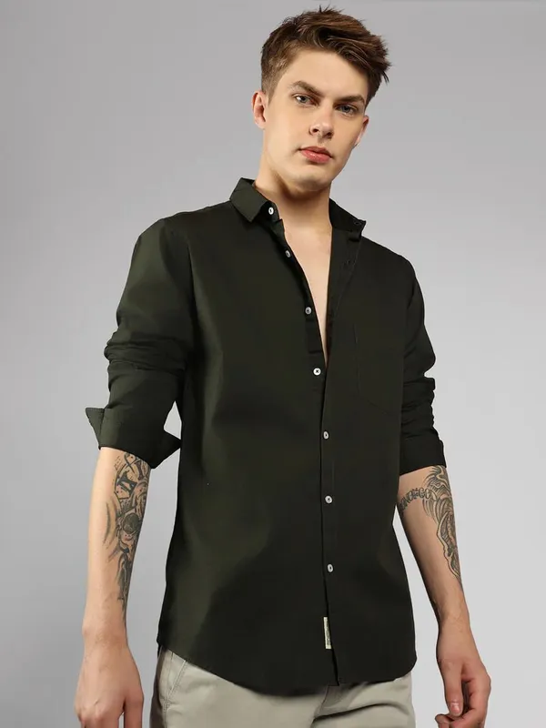 Green_Cotton_Blend_Solid_Regular_Fit_Shirt_For_Men