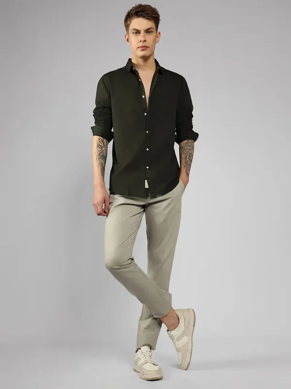 Green_Cotton_Blend_Solid_Regular_Fit_Shirt_For_Men