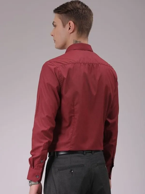 Red_Cotton_Blend_Solid_Regular_Fit_Shirt_For_Men
