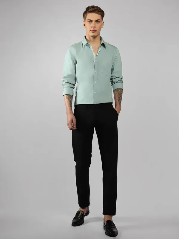 Green_Cotton_Blend_Solid_Regular_Fit_Shirt_For_Men