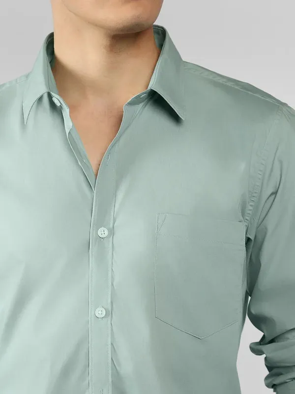Green_Cotton_Blend_Solid_Regular_Fit_Shirt_For_Men