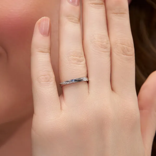 Golden_Metal_Twisted_Diamond_Band_Ring_For_Women_|_92.5_Sterling_Silver