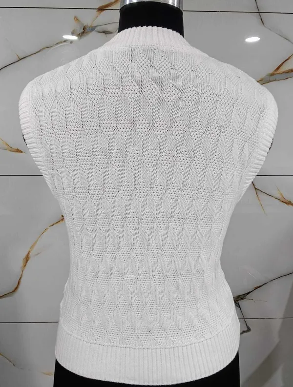 White_Cotton_Blend_Regular_Casual_Sweater_For_Women