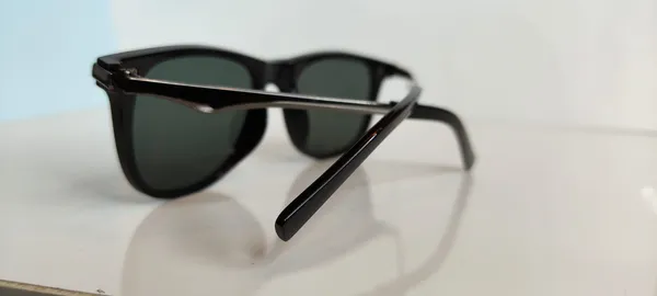 Smokey_Black_Wayfarer_Sunglasses_for_Men_and_Women