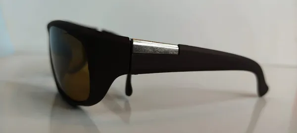 Smokey_Brown_Black_Wayfarer_Sunglasses_for_Men_and_Women