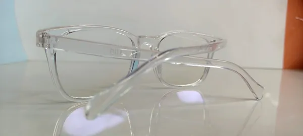 White_Transparent_Round_Frame_for_Men_&_Women