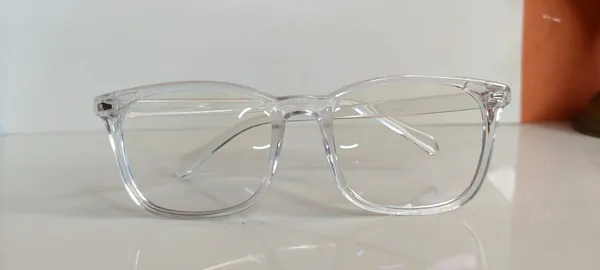 White_Transparent_Round_Frame_for_Men_&_Women