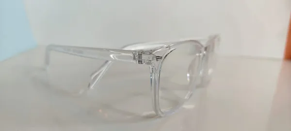 White_Transparent_Round_Frame_for_Men_&_Women