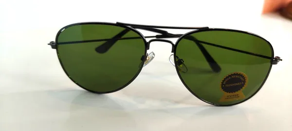 Green_Aviator_Sunglasses_for_Men_and_Women
