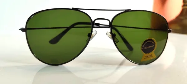 Green_Aviator_Sunglasses_for_Men_and_Women