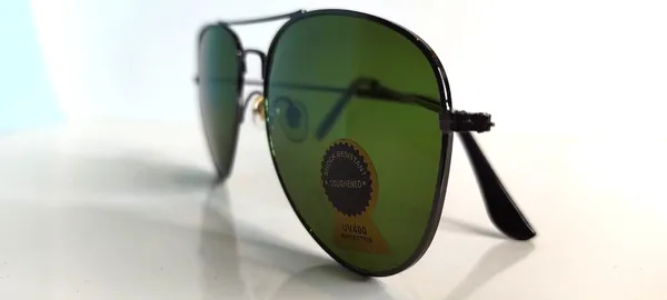 Green_Aviator_Sunglasses_for_Men_and_Women