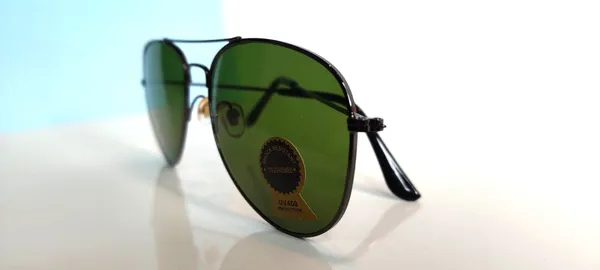 Green_Aviator_Sunglasses_for_Men_and_Women