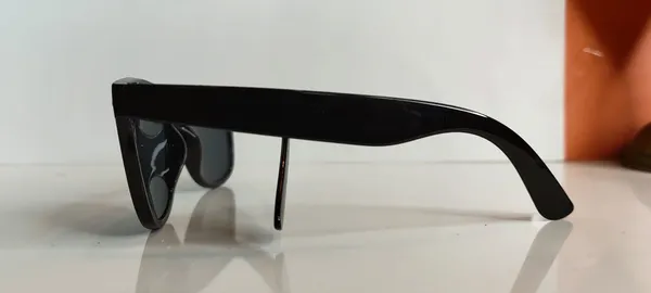 Black_Wayfarer_Sunglasses_For_Men_And_Women