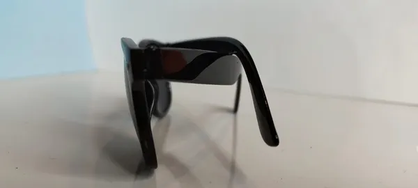 Black_Wayfarer_Sunglasses_For_Men_And_Women