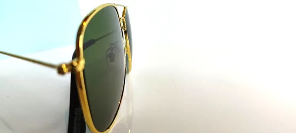 Green/Golden_100%_UV_Protection_Aviator_Sunglasses_for_Men_and_Women