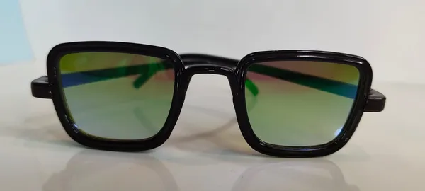 Sunset_Gradient_Style_Black_Polarized_Round_Sunglasses_For_Kids(Boys_and_Girls)