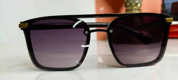 Black_Square_Sunglasses_for_Men_and_Women