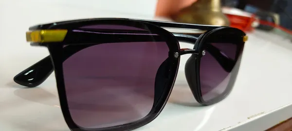 Black_Square_Sunglasses_for_Men_and_Women