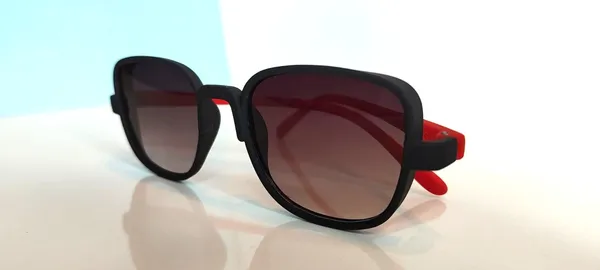 Richkart_Polarized_Sunglasses_for_KIDS_(Boy_&_Girl)_Matt_Red_&_Black_Frame