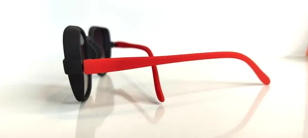 Richkart_Polarized_Sunglasses_for_KIDS_(Boy_&_Girl)_Matt_Red_&_Black_Frame