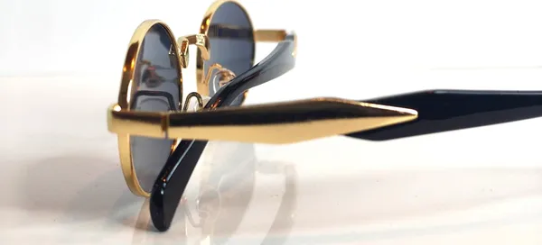 Golden_Oval_Sunglasses_For_Men_&_Women