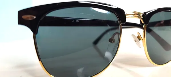 Black_and_Gold_Round_Sunglasses_for_Women__For_Men_&_Women