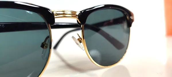 Black_and_Gold_Round_Sunglasses_for_Women__For_Men_&_Women