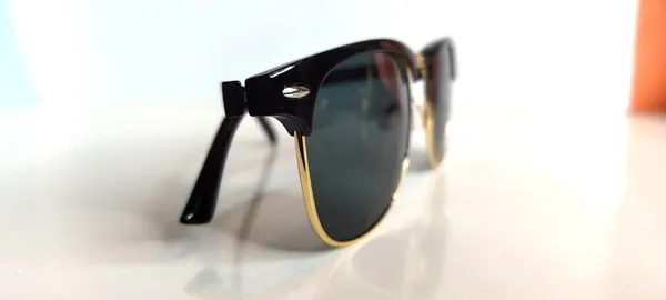Black_and_Gold_Round_Sunglasses_for_Women__For_Men_&_Women