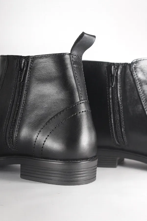 Black_Zip_Up_Leather_Chain_Boots_For_Men