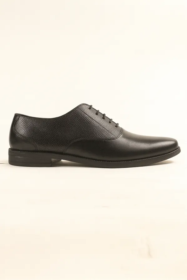 Black_Embossed_Sleek_Derby_For_Men